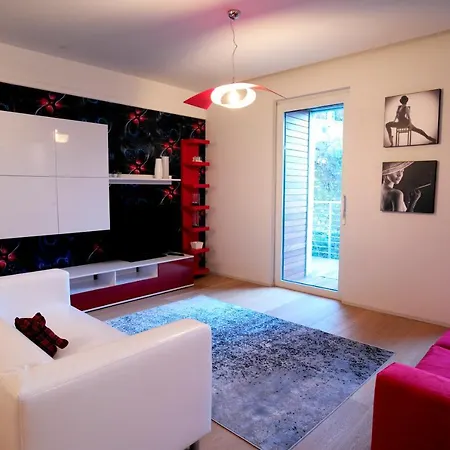 بيانكا كومو